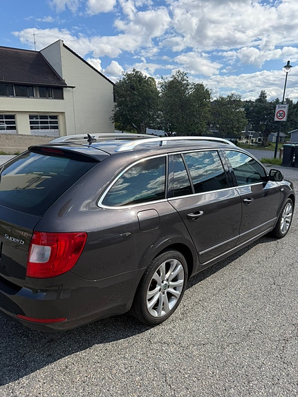 Skoda Superb 3 of 15