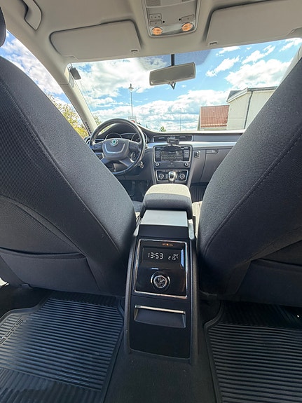 Skoda Superb 11 of 15