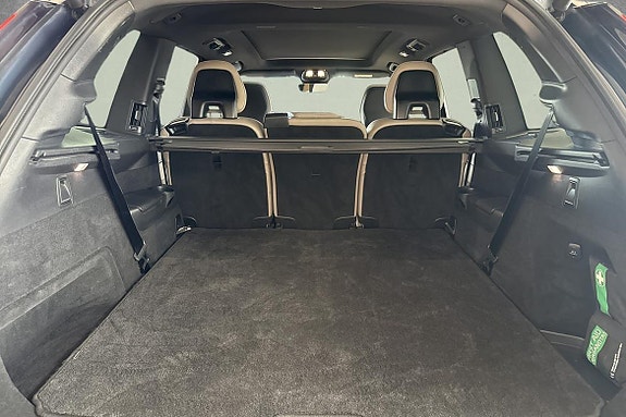 Volvo XC90 14 of 18