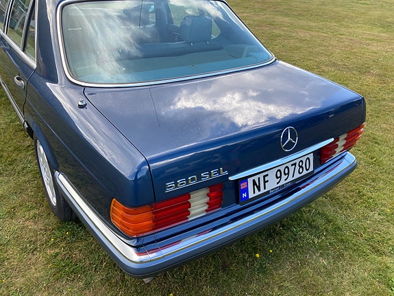 Mercedes-Benz 560 SEL 9 of 26