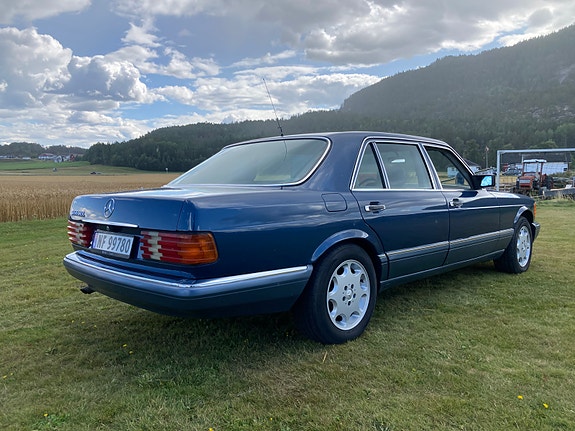 Mercedes-Benz 560 SEL 5 of 26