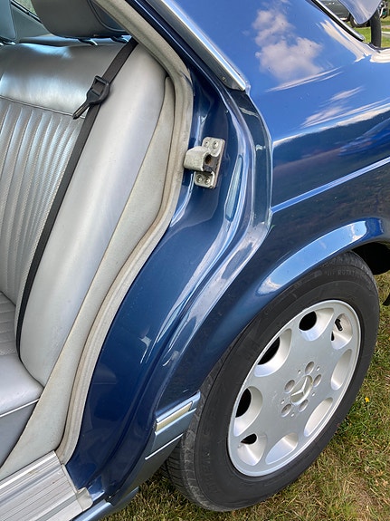 Mercedes-Benz 560 SEL 19 of 26