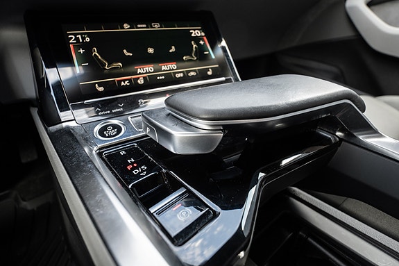 Audi e-tron Sportback 18 of 30