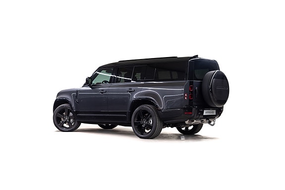 Land Rover Defender 130 12 of 30