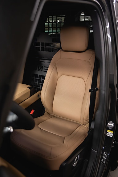 Land Rover Defender 130 21 of 30