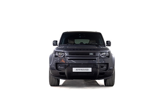 Land Rover Defender 130 8 of 30