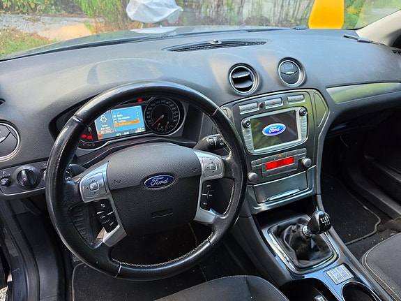 Ford Mondeo 8 of 15