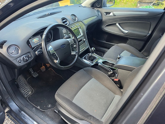 Ford Mondeo 12 of 15