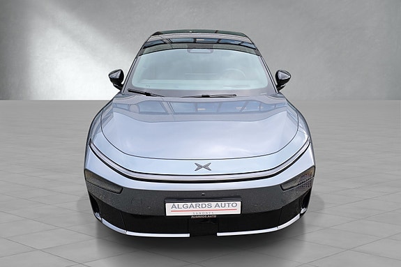 XPeng P7 2 of 16