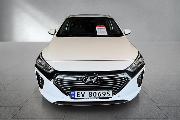 Hyundai IONIQ 2 of 15