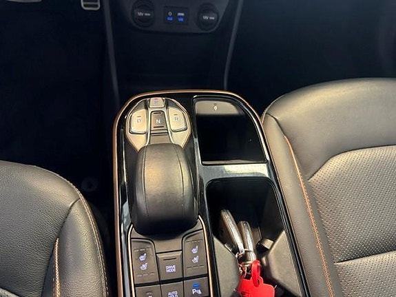 Hyundai IONIQ 11 of 15