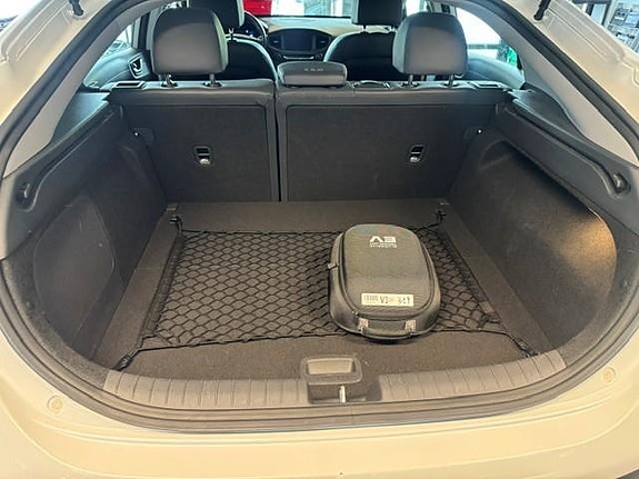 Hyundai IONIQ 15 of 15