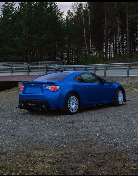 Subaru BRZ 2 of 8