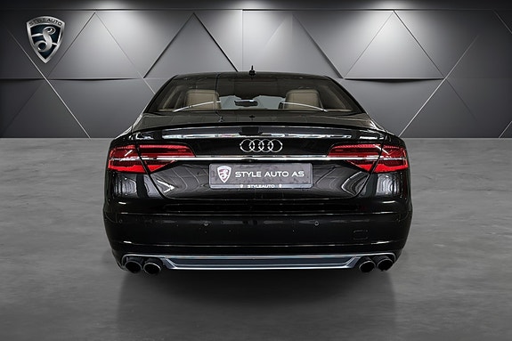 Audi S8 6 of 30