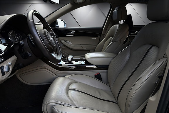 Audi S8 12 of 30