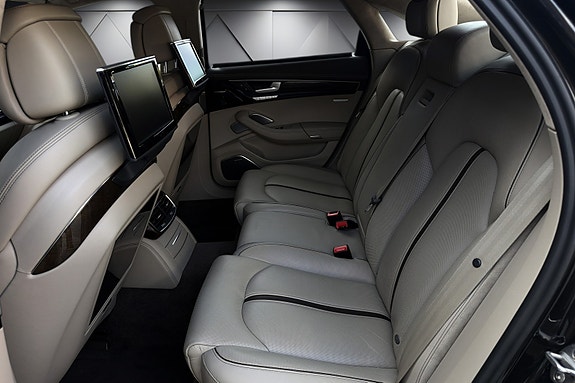 Audi S8 14 of 30