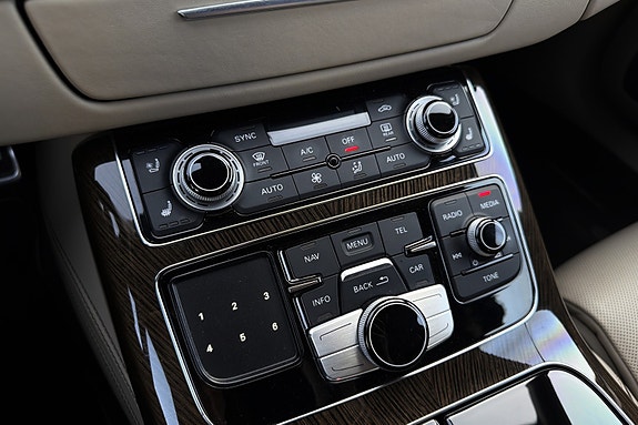 Audi S8 20 of 30