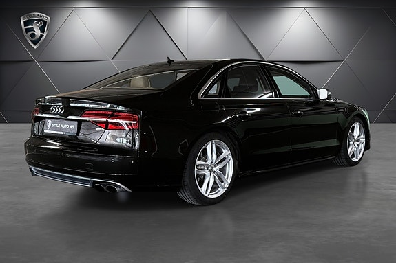 Audi S8 5 of 30
