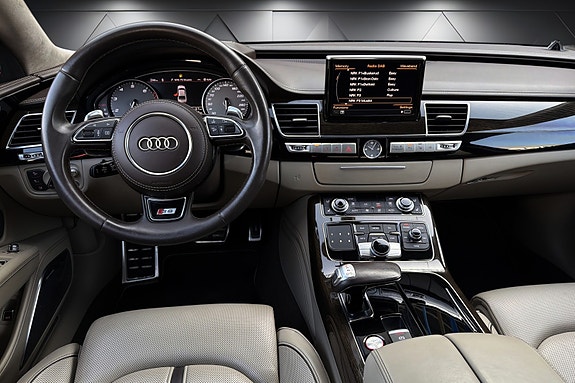Audi S8 15 of 30