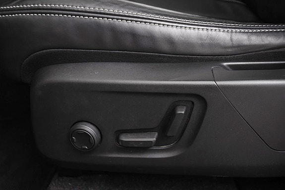 Volvo XC40 14 of 30