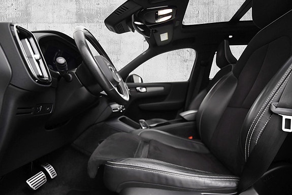 Volvo XC40 13 of 30
