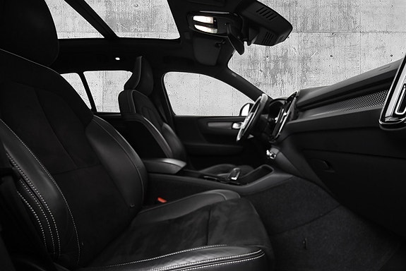 Volvo XC40 17 of 30