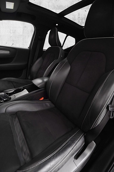 Volvo XC40 15 of 30