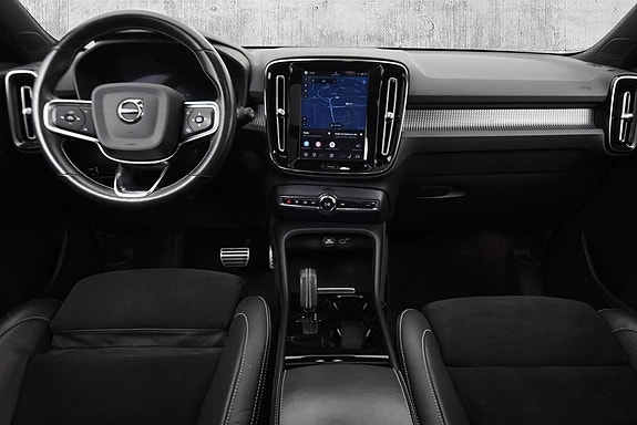 Volvo XC40 19 of 30