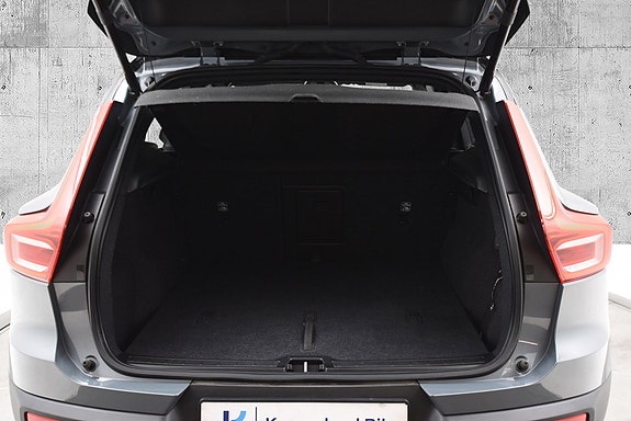 Volvo XC40 10 of 30