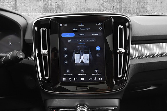 Volvo XC40 26 of 30