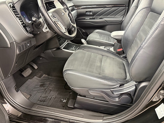 Mitsubishi Outlander 18 of 30
