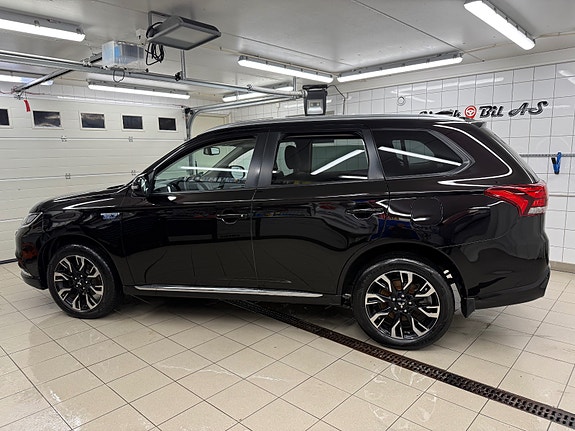 Mitsubishi Outlander 3 of 30