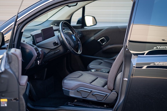 BMW i3 4 of 6