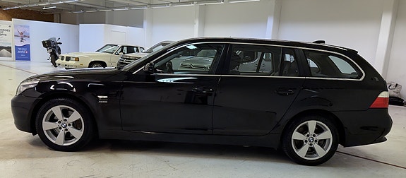 BMW 525i 7 of 30