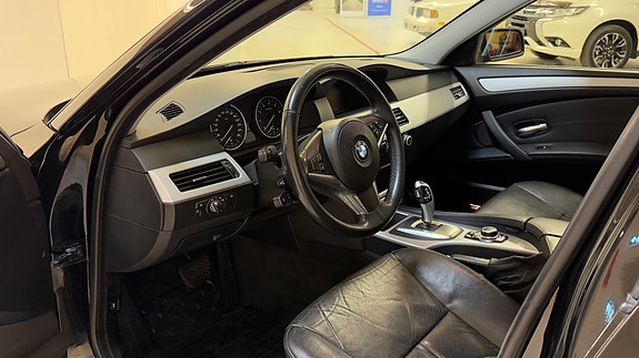 BMW 525i 11 of 30