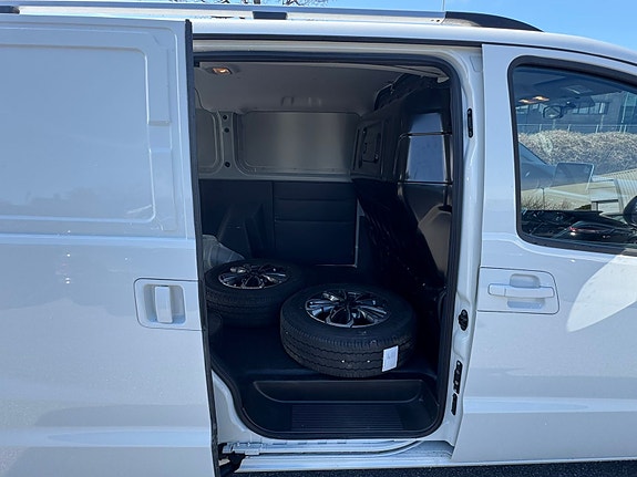 JAC M3EV 20 of 23