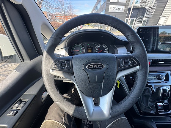 JAC M3EV 13 of 23