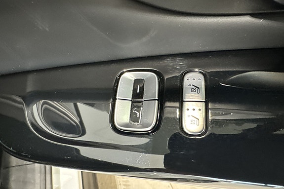 XPeng G9 11 of 24