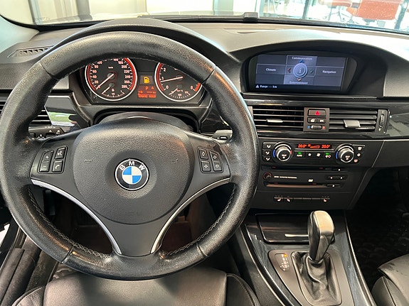 BMW 325i 11 of 13