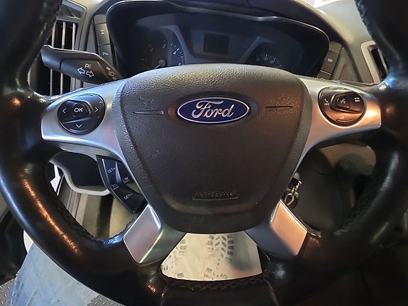 Ford Transit 9 of 15