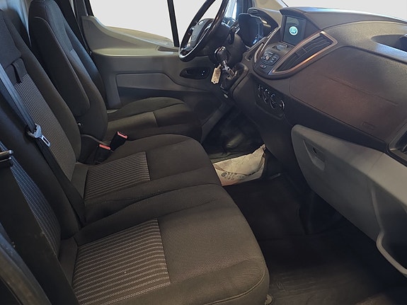 Ford Transit 8 of 15