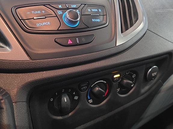 Ford Transit 13 of 15