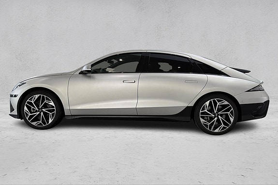 Hyundai Ioniq 6 2 of 30