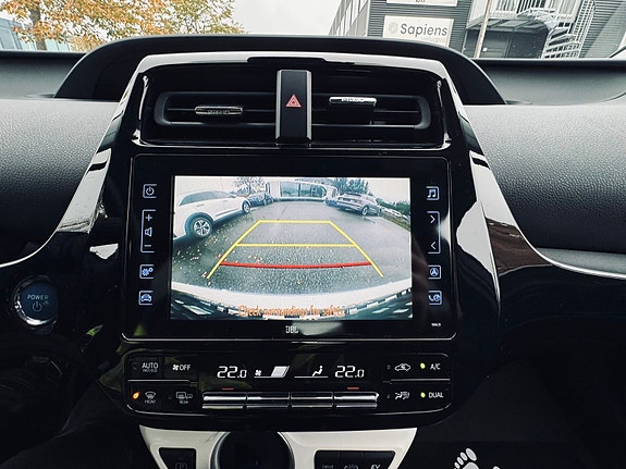 Toyota Prius 13 of 30