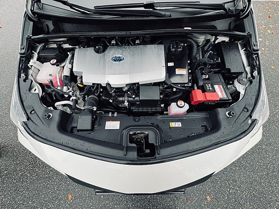 Toyota Prius 6 of 30