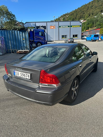 Volvo S60 3 of 9