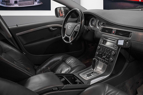 Volvo XC70 10 of 24