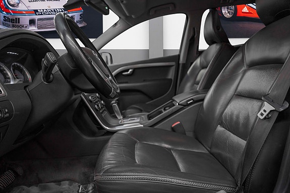 Volvo XC70 14 of 24