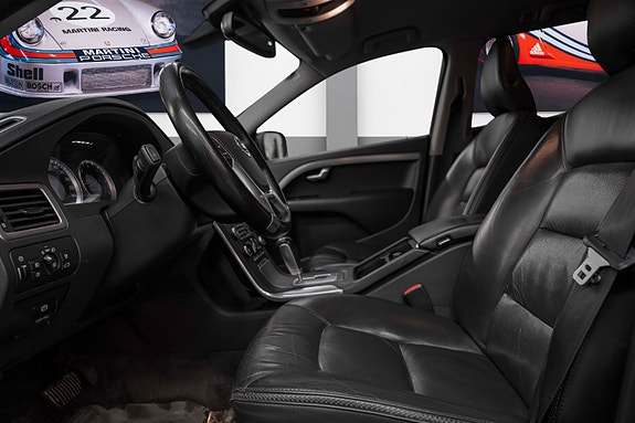 Volvo XC70 13 of 24