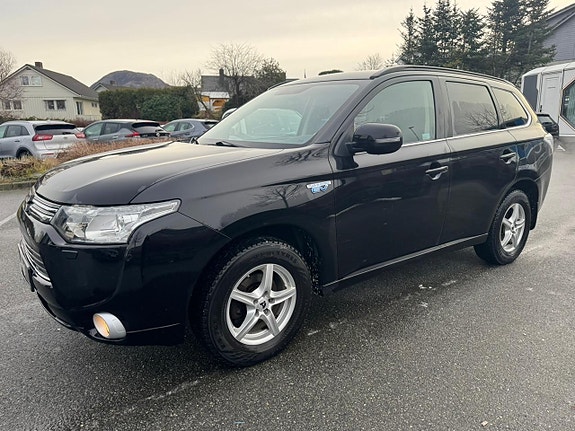 Mitsubishi Outlander 2 of 30